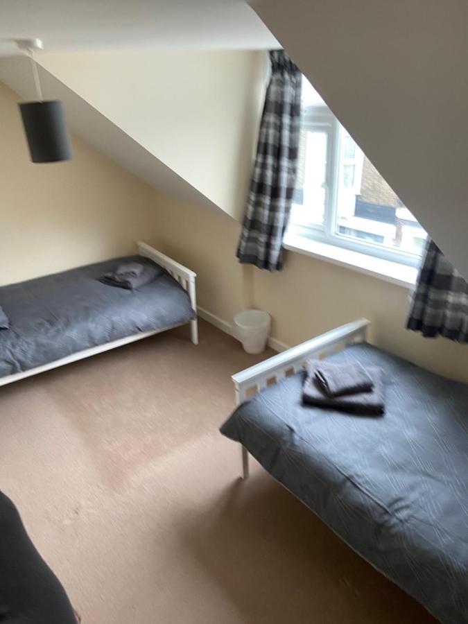 Holiday home Cosy 3-bedroom House, Stones Throw To