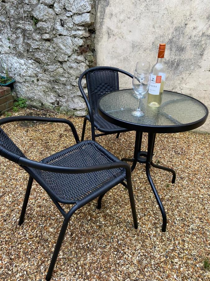 Cosy 3-bedroom House, Stones Throw To Holiday home Weymouth